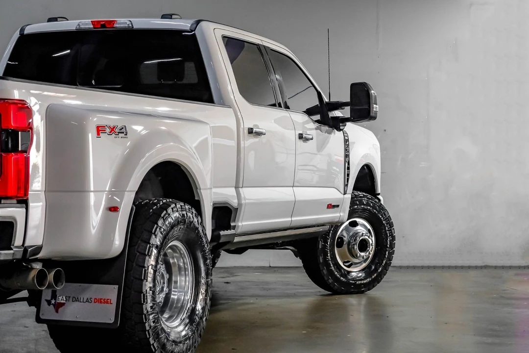 2024 Ford Super Duty 5th Gen - Image 14 of 21