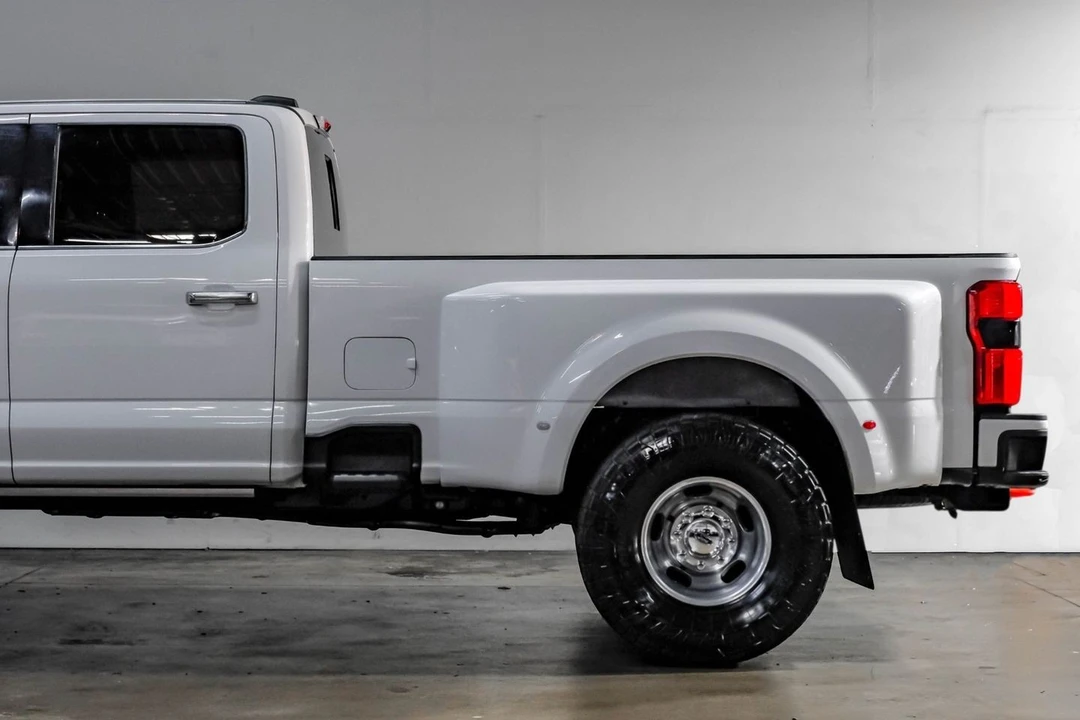 2024 Ford Super Duty 5th Gen - Image 19 of 21
