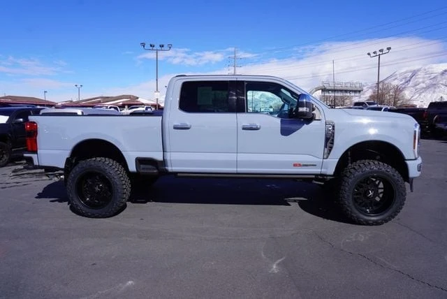 2024 Ford Super Duty 5th Gen - Image 14 of 21