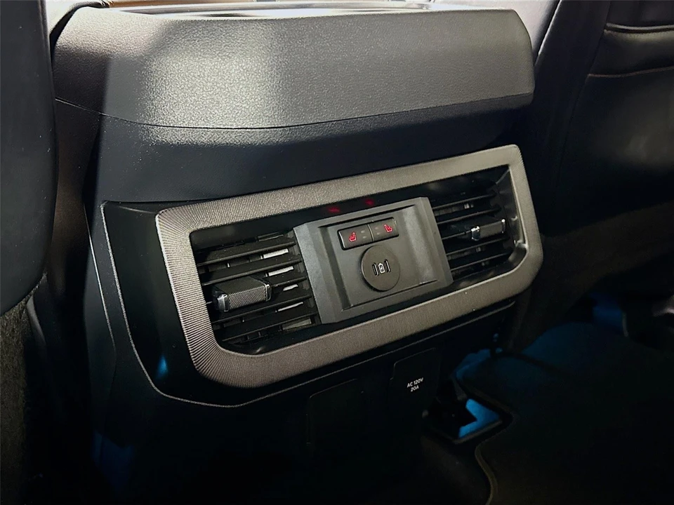 2024 Ford Super Duty 5th Gen - Image 21 of 31