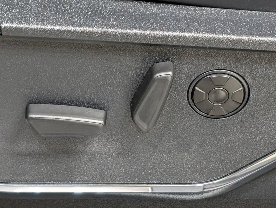 2024 Ford Super Duty 5th Gen - Image 18 of 31