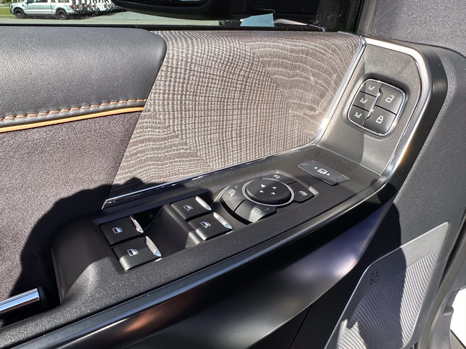 2024 Ford Super Duty 5th Gen - Image 21 of 31