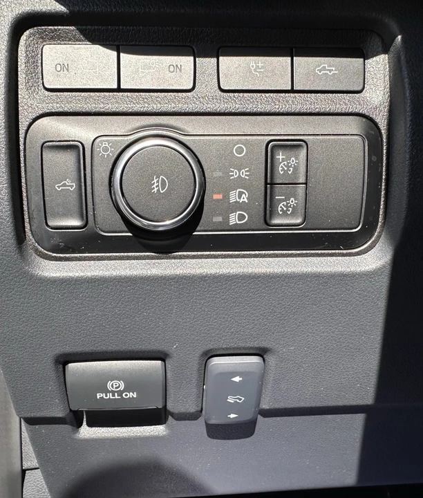 2024 Ford Super Duty 5th Gen - Image 22 of 31