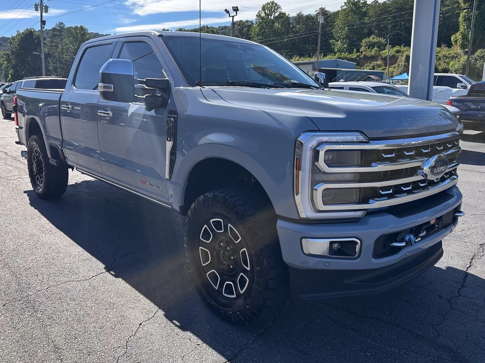 2024 Ford Super Duty 5th Gen - Image 4 of 31