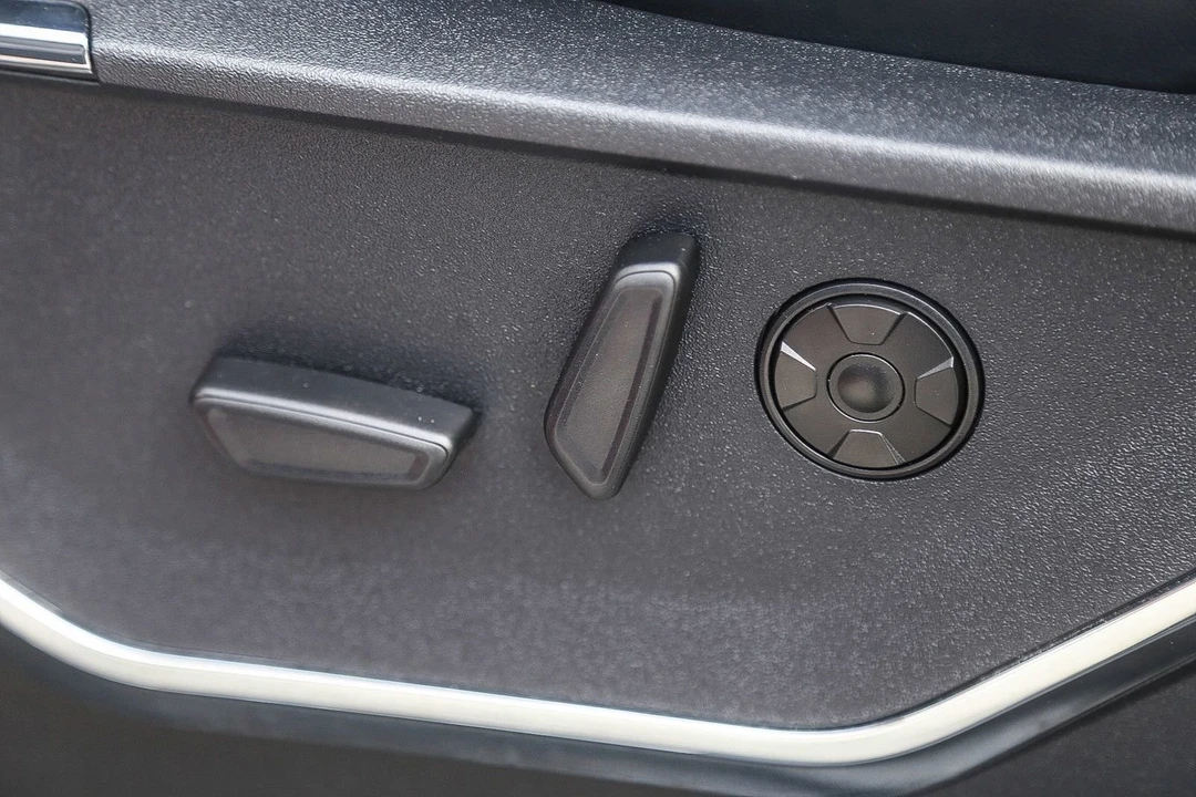 2024 Ford Super Duty 5th Gen - Image 20 of 31