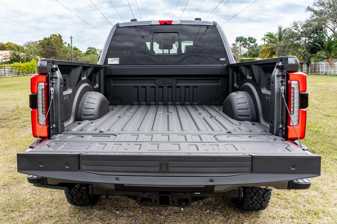 2024 Ford Super Duty 5th Gen - Image 24 of 31