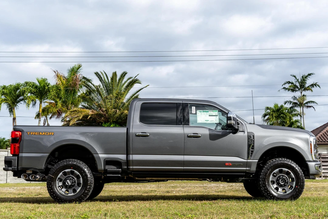 2024 Ford Super Duty 5th Gen - Image 3 of 31