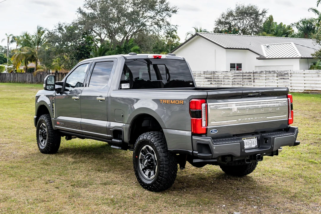 2024 Ford Super Duty 5th Gen - Image 19 of 31