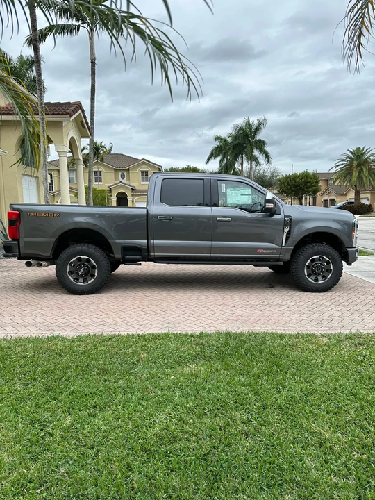 2024 Ford Super Duty 5th Gen - Image 27 of 31