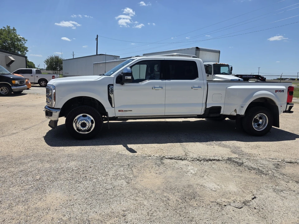 2024 Ford Super Duty 5th Gen - Image 3 of 24