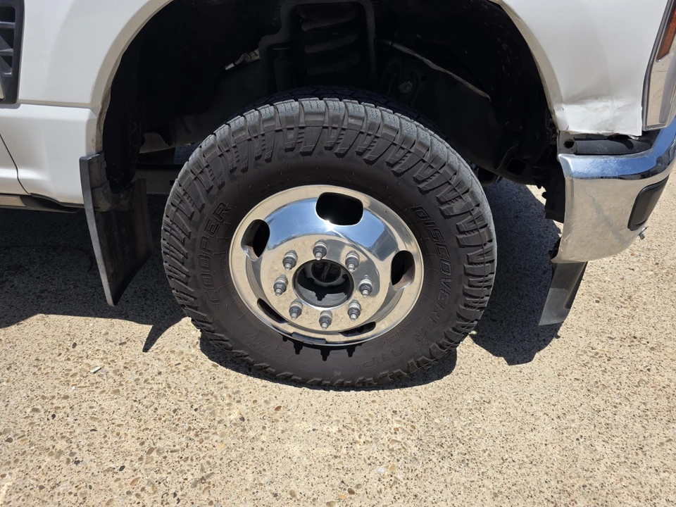 2024 Ford Super Duty 5th Gen - Image 9 of 24