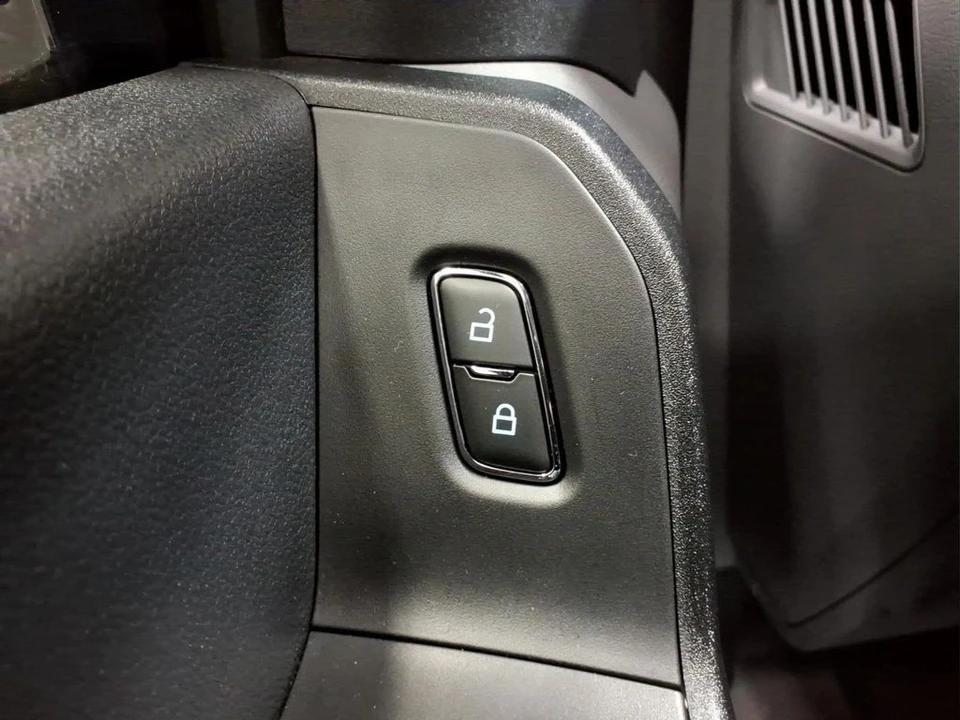 2024 Ford Super Duty 5th Gen - Image 14 of 21