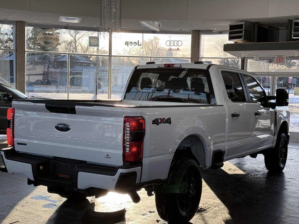 2024 Ford Super Duty 5th Gen - Image 9 of 12