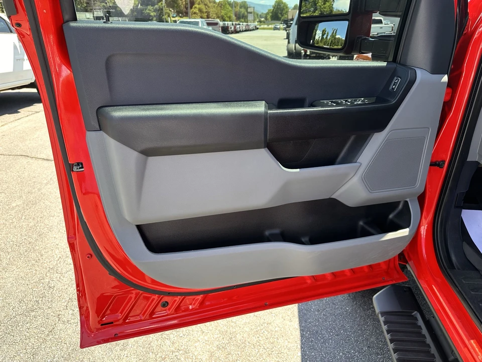 2024 Ford Super Duty 5th Gen - Image 10 of 31