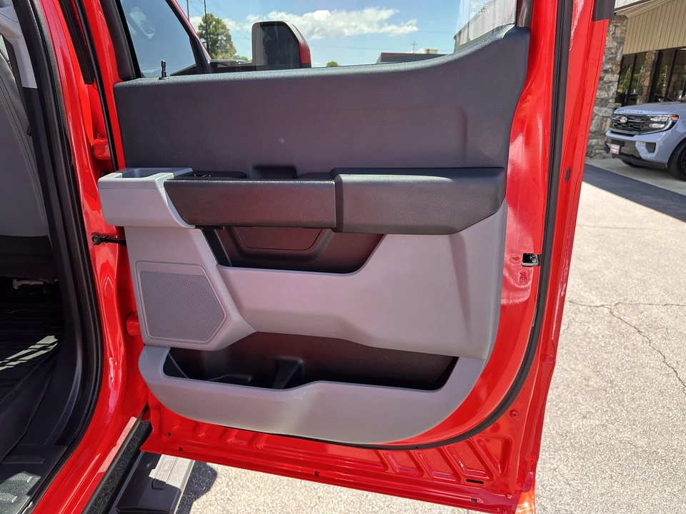 2024 Ford Super Duty 5th Gen - Image 11 of 31