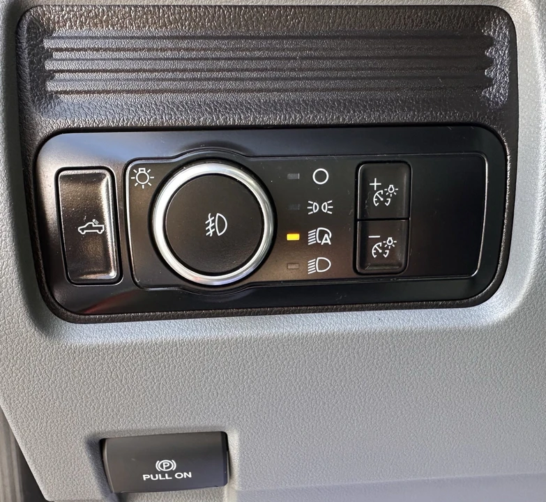 2024 Ford Super Duty 5th Gen - Image 19 of 31