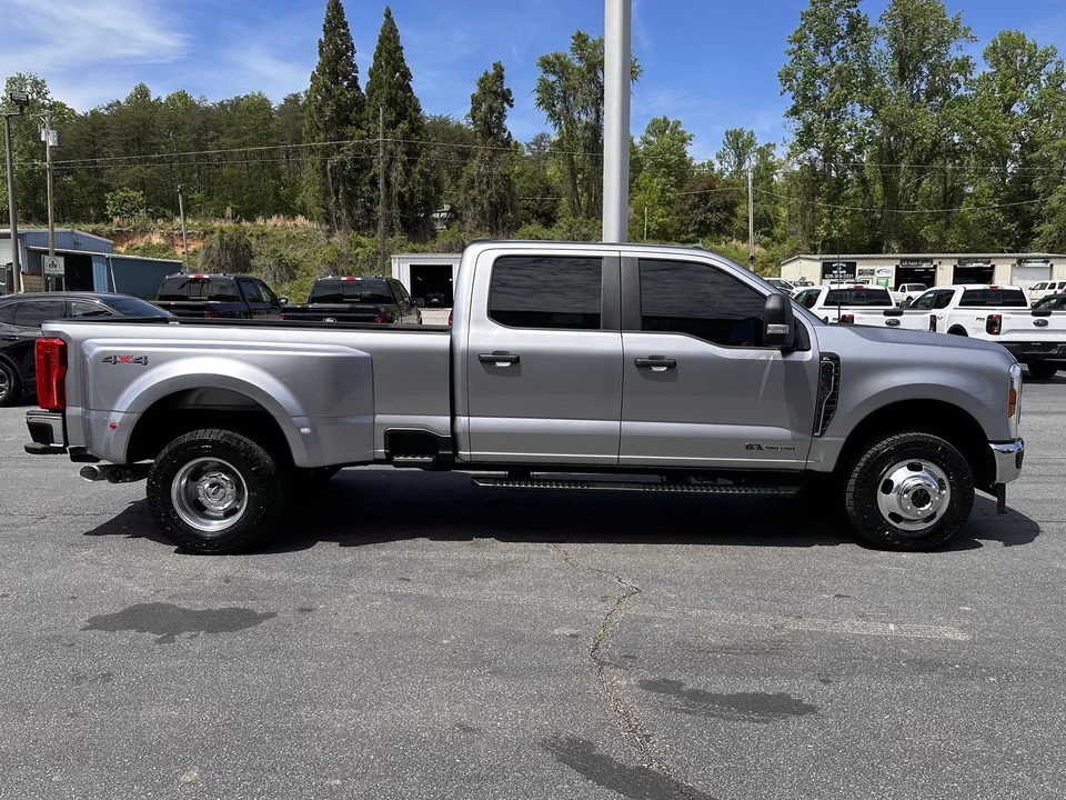 2024 Ford Super Duty 5th Gen - Image 5 of 31