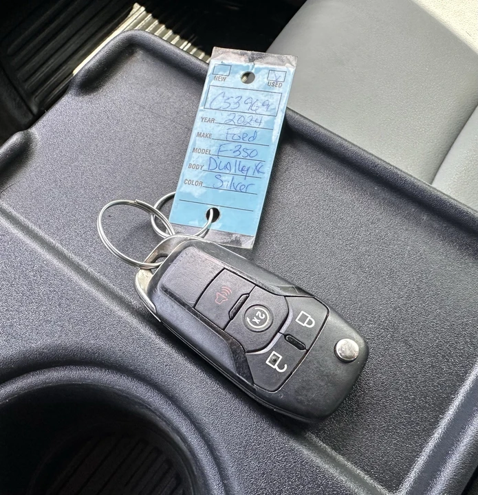 2024 Ford Super Duty 5th Gen - Image 27 of 31