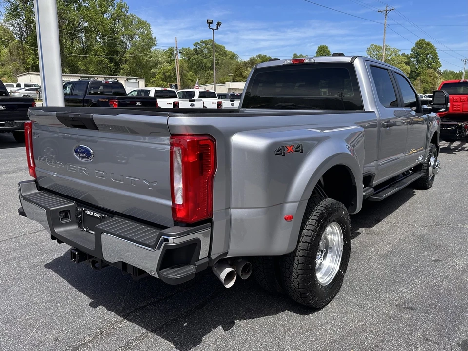 2024 Ford Super Duty 5th Gen - Image 6 of 31