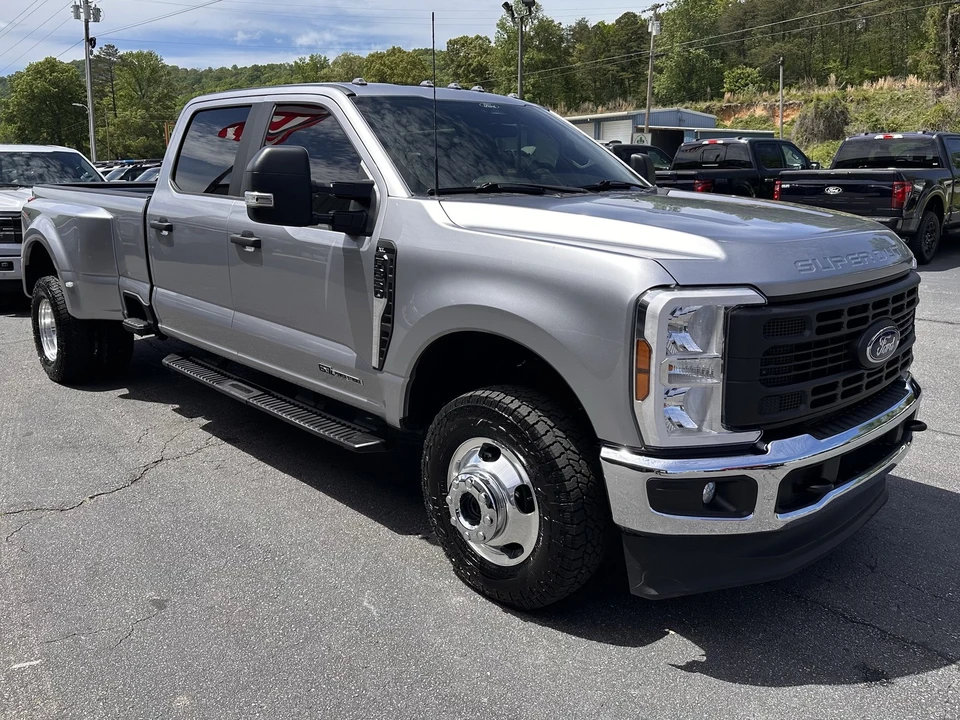 2024 Ford Super Duty 5th Gen - Image 4 of 31