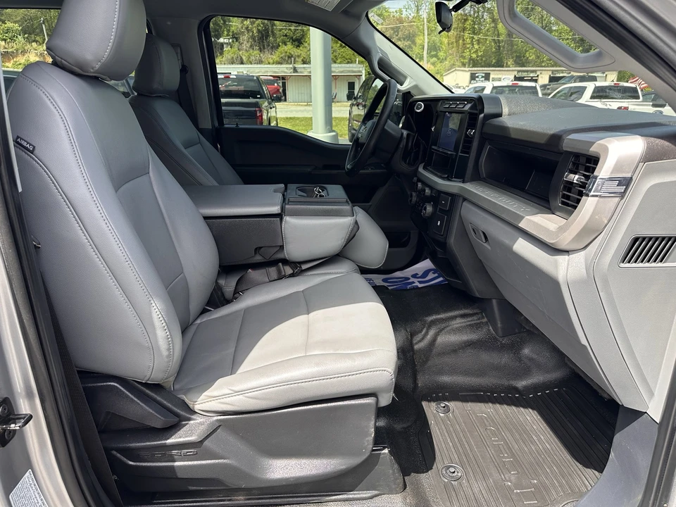 2024 Ford Super Duty 5th Gen - Image 14 of 31