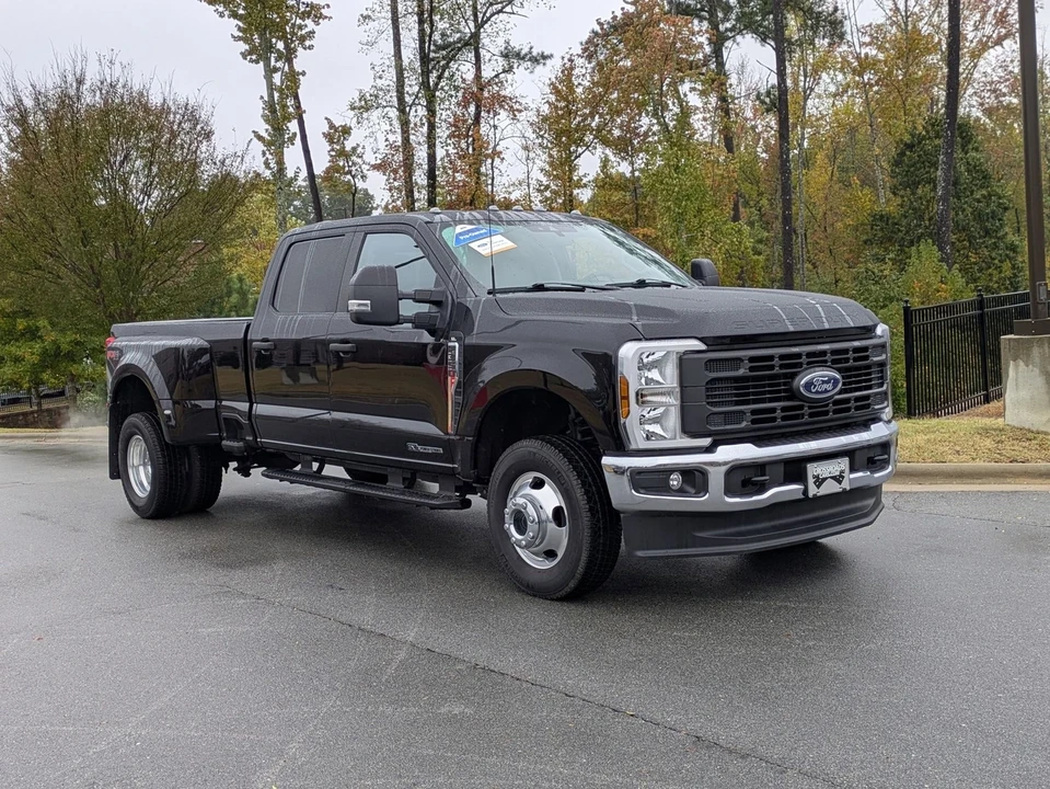 2024 Ford Super Duty 5th Gen - Image 2 of 21