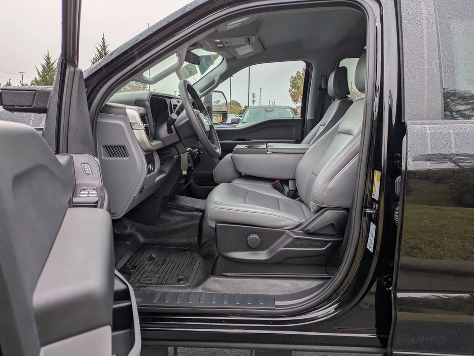 2024 Ford Super Duty 5th Gen - Image 13 of 21