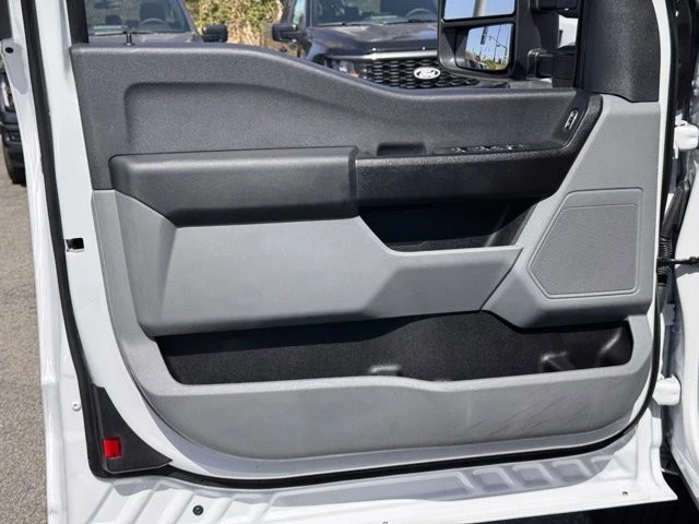 2024 Ford Super Duty 5th Gen - Image 15 of 30