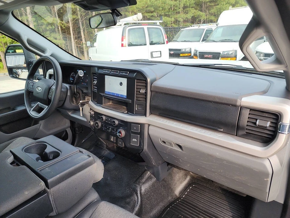 2024 Ford Super Duty 5th Gen - Image 17 of 31