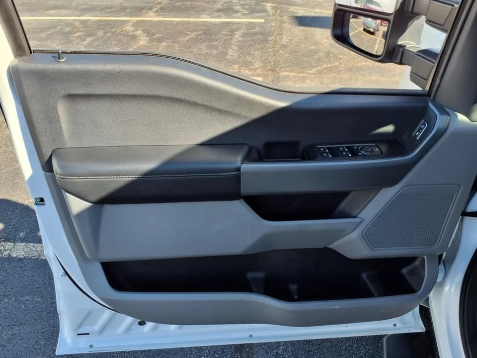 2024 Ford Super Duty 5th Gen - Image 17 of 20