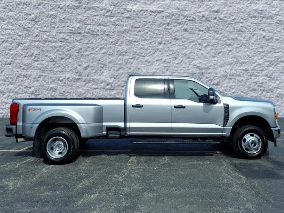 2024 Ford Super Duty 5th Gen - Image 2 of 12