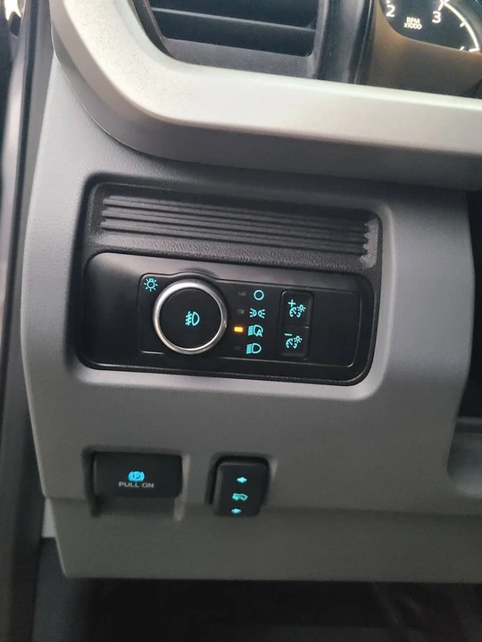 2024 Ford Super Duty 5th Gen - Image 28 of 31