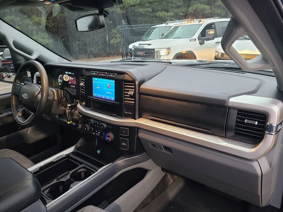 2024 Ford Super Duty 5th Gen - Image 16 of 21