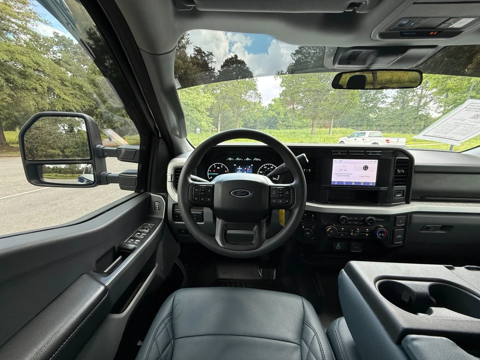 2024 Ford Super Duty 5th Gen - Image 27 of 31