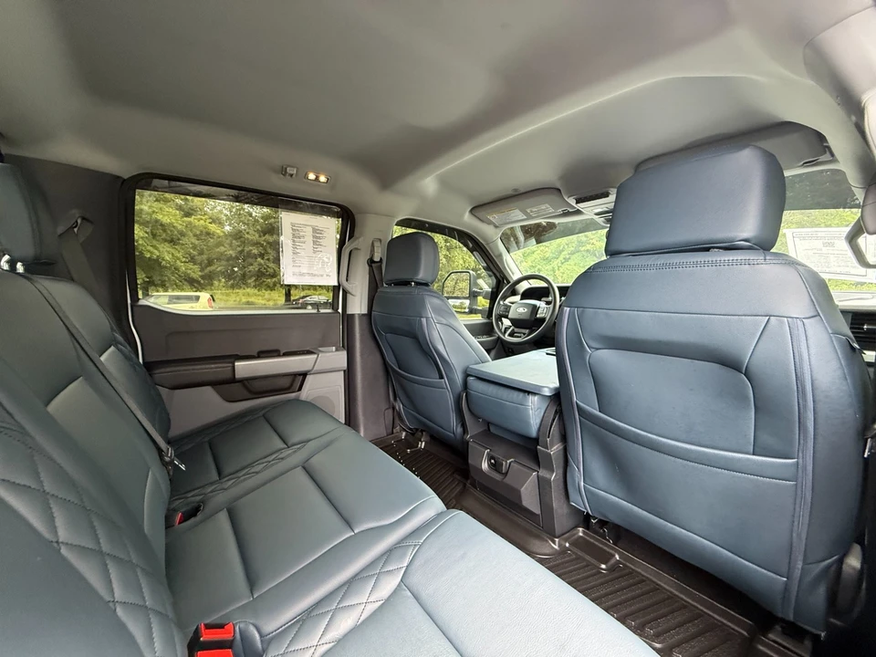 2024 Ford Super Duty 5th Gen - Image 29 of 31