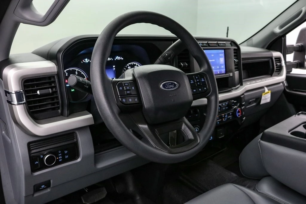 2024 Ford Super Duty 5th Gen - Image 14 of 21