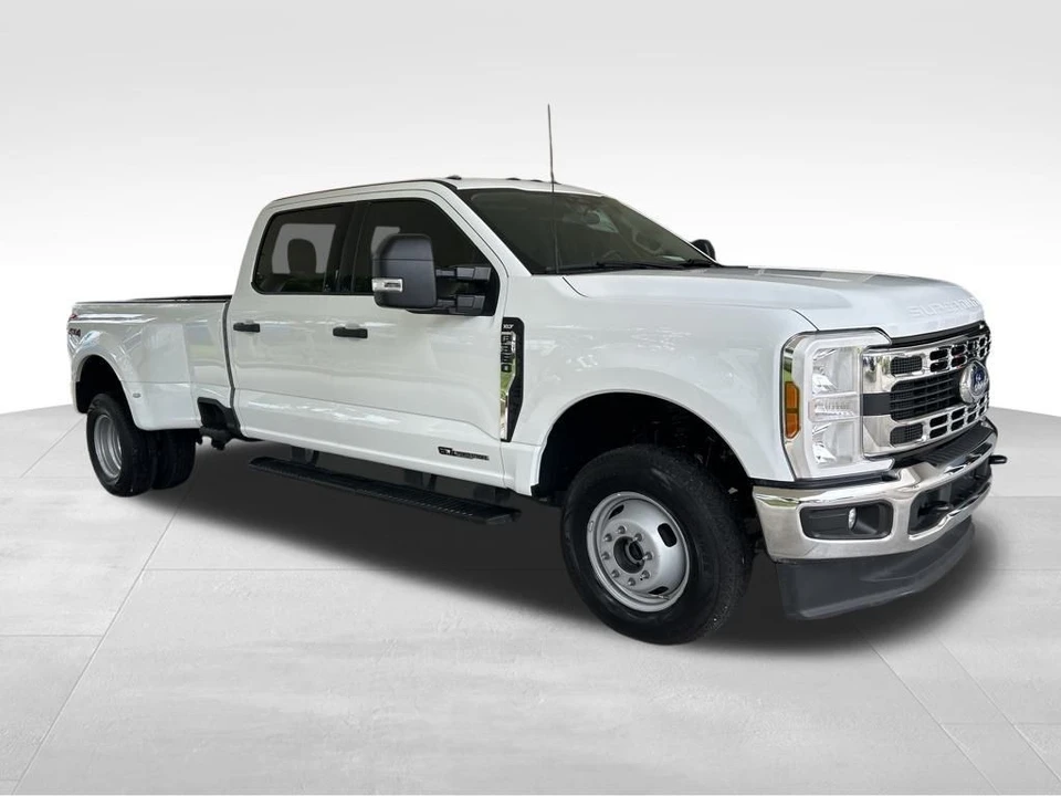 2024 Ford Super Duty 5th Gen - Image 2 of 12