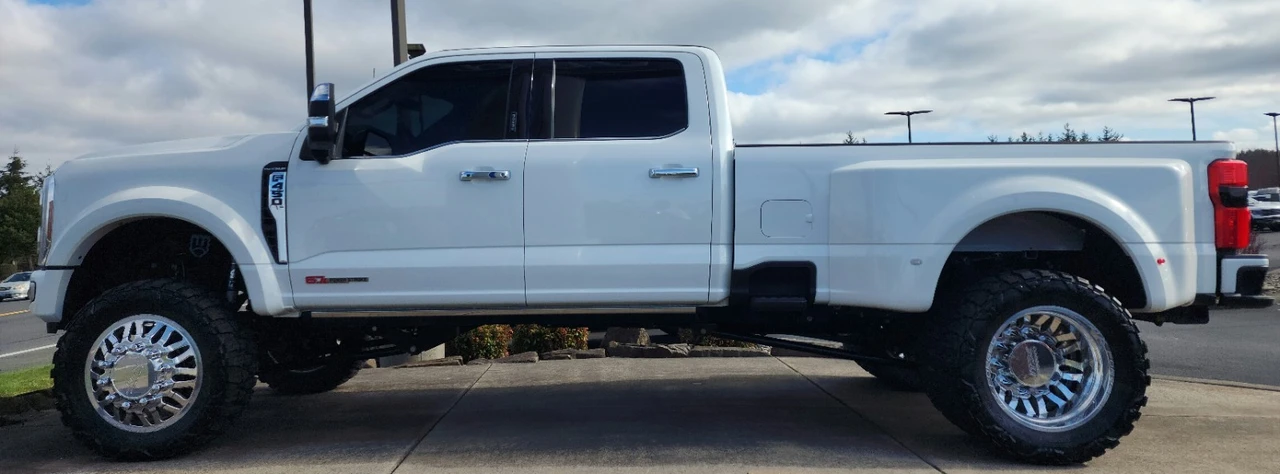 2024 Ford Super Duty 5th Gen - Image 2 of 21