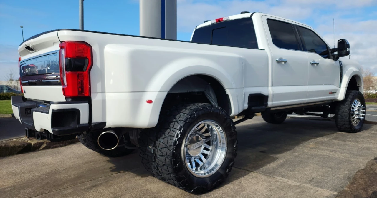 2024 Ford Super Duty 5th Gen - Image 4 of 21