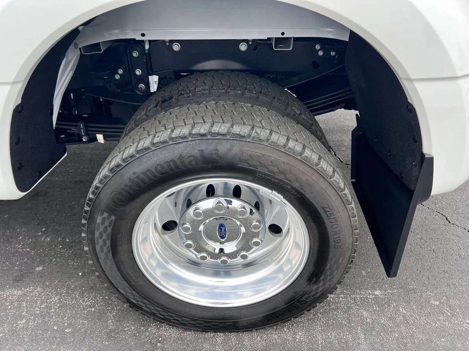 2024 Ford Super Duty 5th Gen - Image 10 of 21