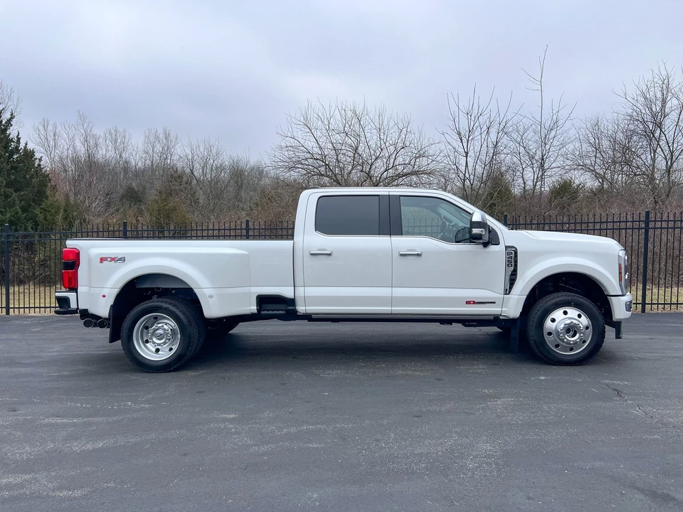 2024 Ford Super Duty 5th Gen - Image 4 of 21
