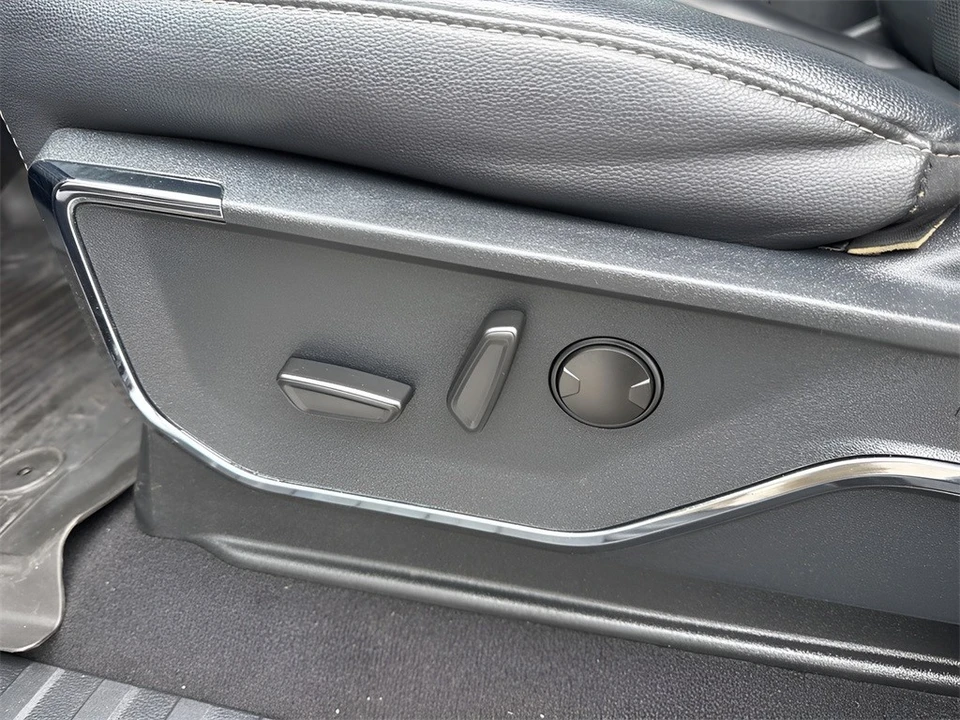 2024 Ford Super Duty 5th Gen - Image 10 of 12