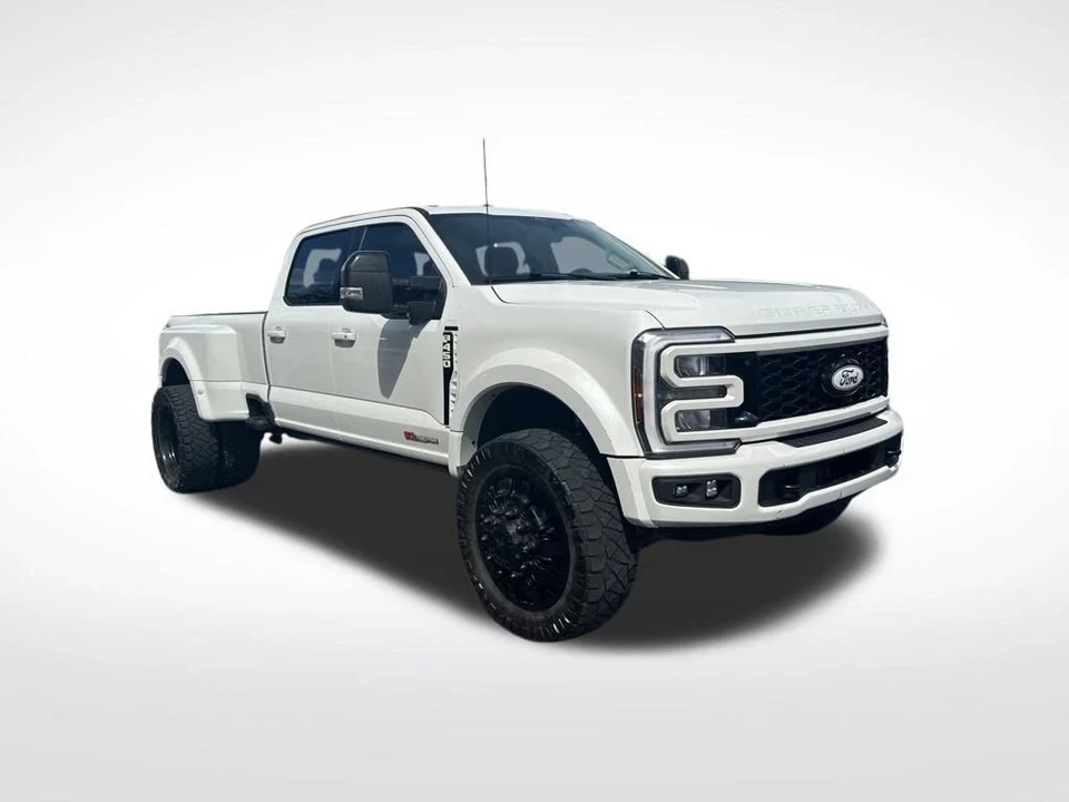 2024 Ford Super Duty 5th Gen - Image 2 of 12