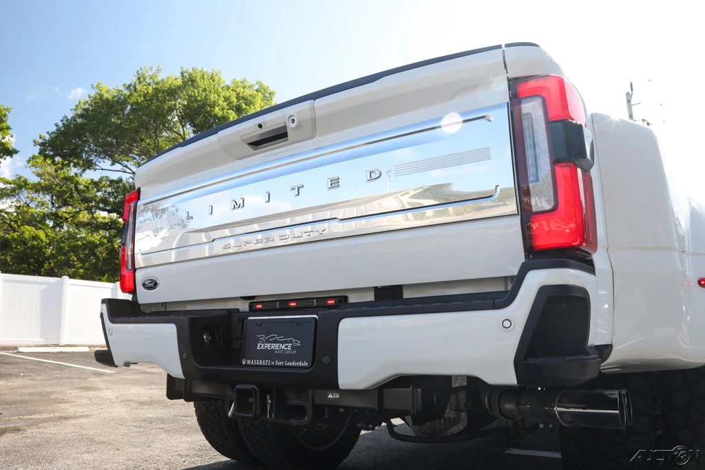 2024 Ford Super Duty 5th Gen - Image 15 of 21
