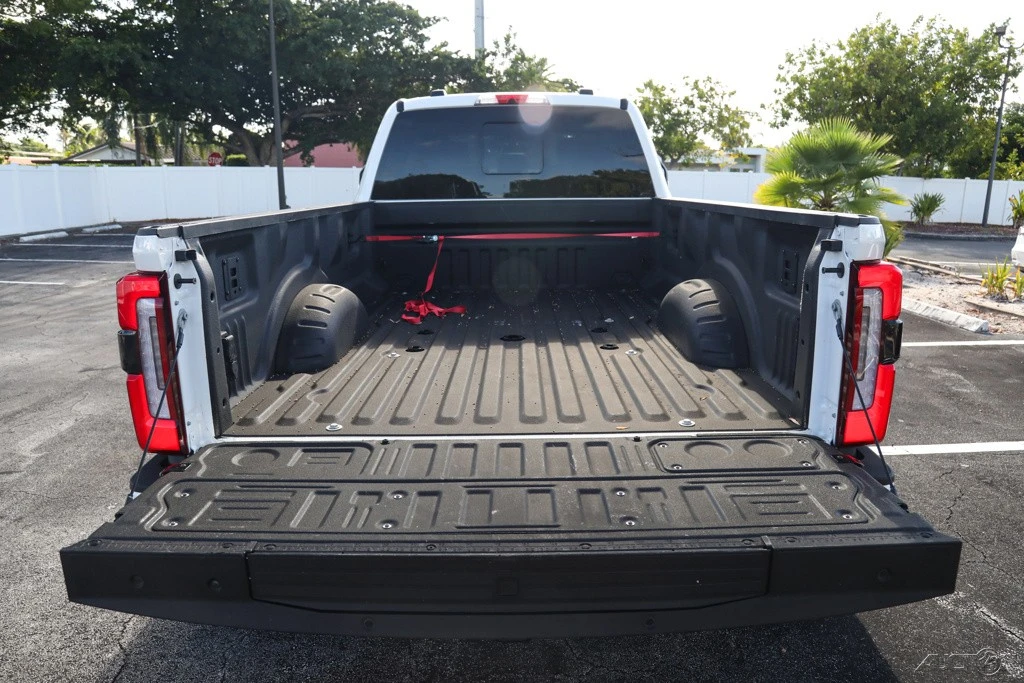 2024 Ford Super Duty 5th Gen - Image 17 of 21