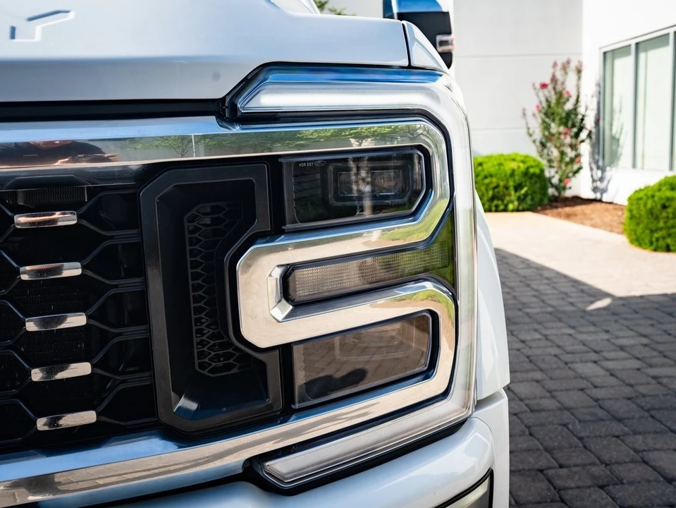 2024 Ford Super Duty 5th Gen - Image 16 of 21