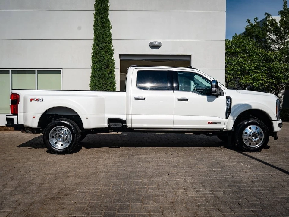 2024 Ford Super Duty 5th Gen - Image 11 of 21