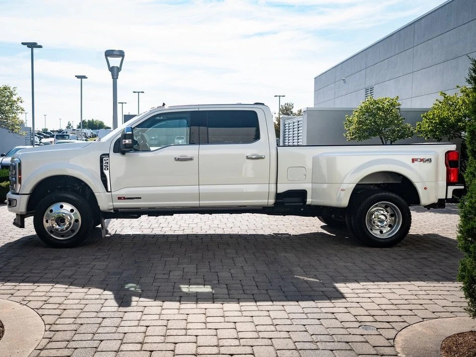 2024 Ford Super Duty 5th Gen - Image 5 of 21
