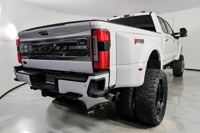 2024 Ford Super Duty 5th Gen - Image 10 of 31