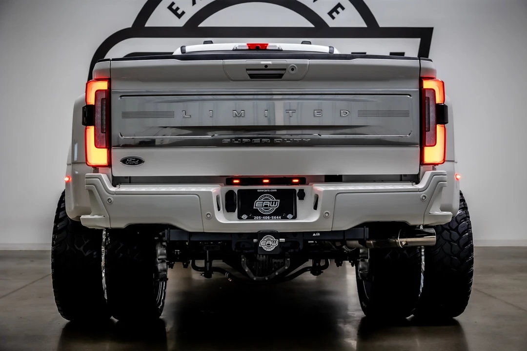 2024 Ford Super Duty 5th Gen - Image 11 of 12